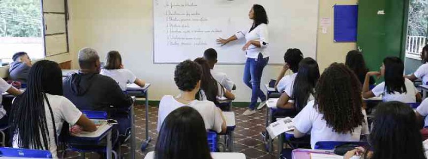 Governo de Minas abre concurso com 13.795 vagas para a Educação