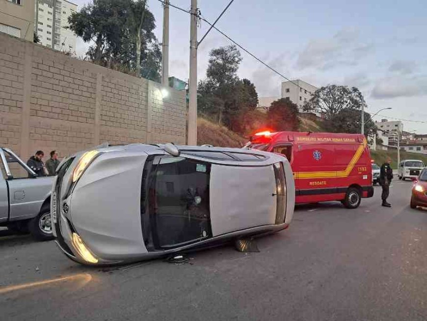 Carro tomba próximo à Avenida Irradiação após mal súbito do motorista