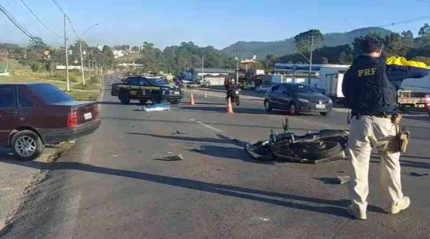 Motociclista morre em colisão com carro na Wenceslau Braz