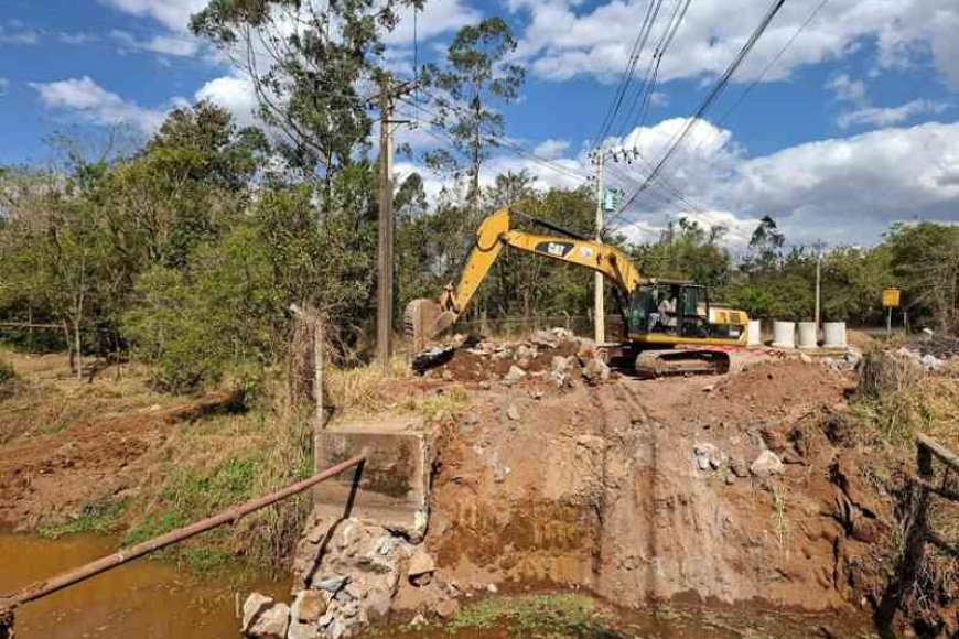 Obra de reparo da Avenida Celanese está estimada em R$ 1,2 milhão