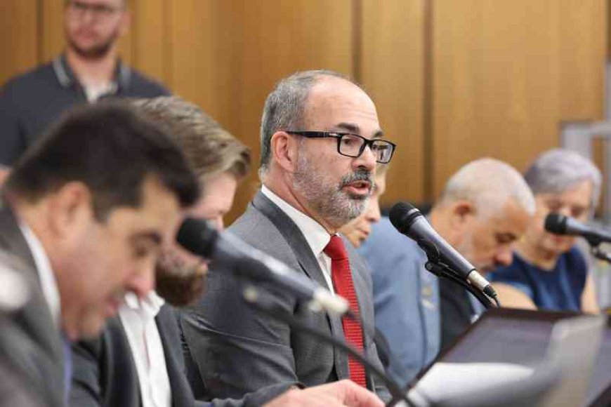 Governo de Minas nega reajuste salarial imediato e policiais prometem protesto