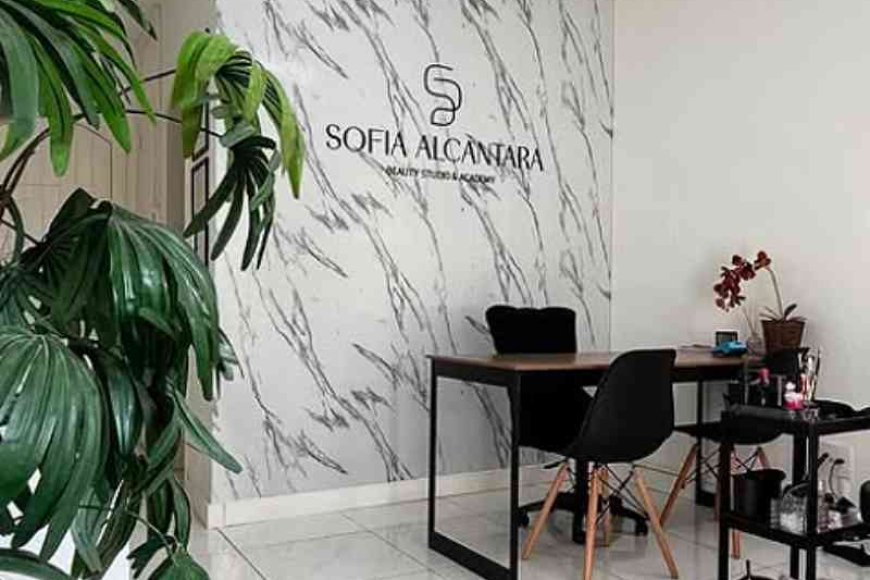 Sofia Alcântara consolida estúdio como centro de beleza e empreendedorismo
