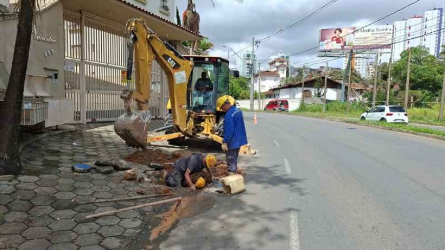 DMAE realiza manutenção em rede de água na Avenida Edmundo Cardillo