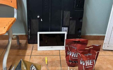 Homem é preso após ser flagrado carregando televisão nas costas