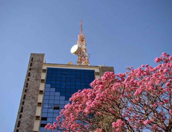 Servidores emitem manifesto contra o fechamento da TV Princesa em Varginha