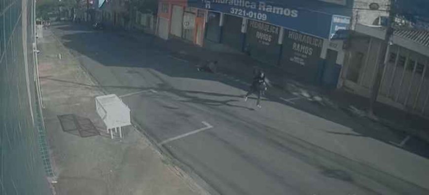 Homem é preso após furtar e derrubar idosa de 72 anos no Centro