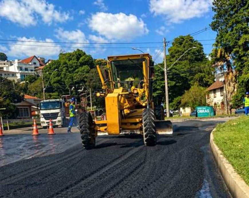 Avenida Santo Antônio fica interditada até o fim da tarde de hoje