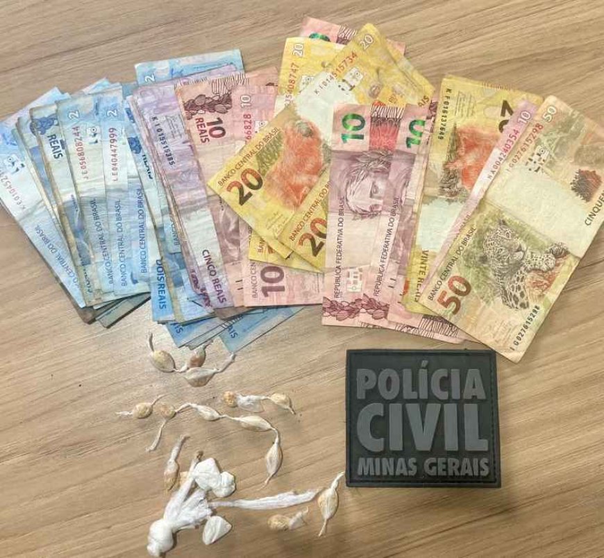 Polícia cumpre mandado de busca e apreensão em casa de adolescente