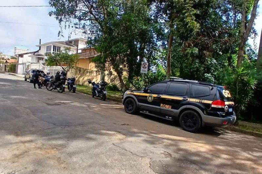 Guarda Municipal apreende drogas e apreende nove veículos