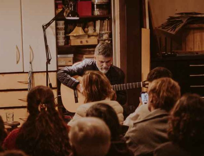 Música no Quintal do Arte Ziriguidum recebe Deivid Santos
