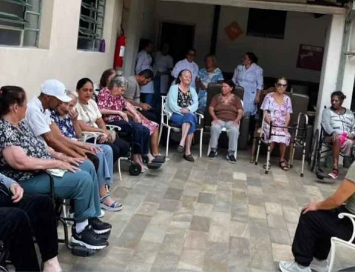 “Dançando com a Vida" transforma rotinas e fortalece laços por meio da cultura e do movimento