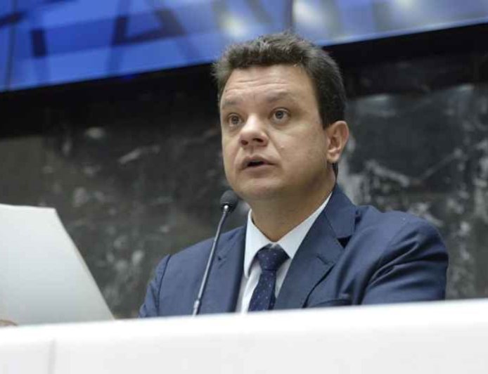 Odair Cunha recebe homenagem na ALMG