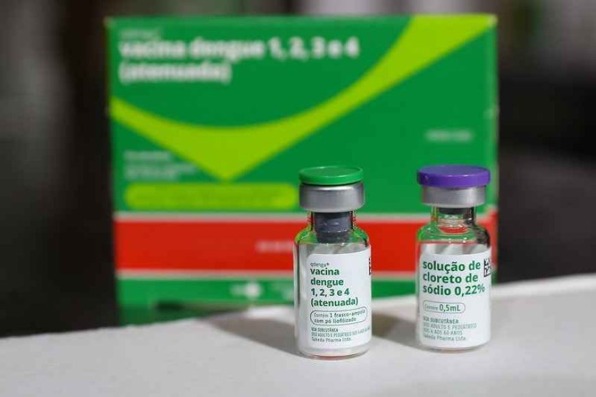 Poços suspende parcialmente a vacinação contra a dengue