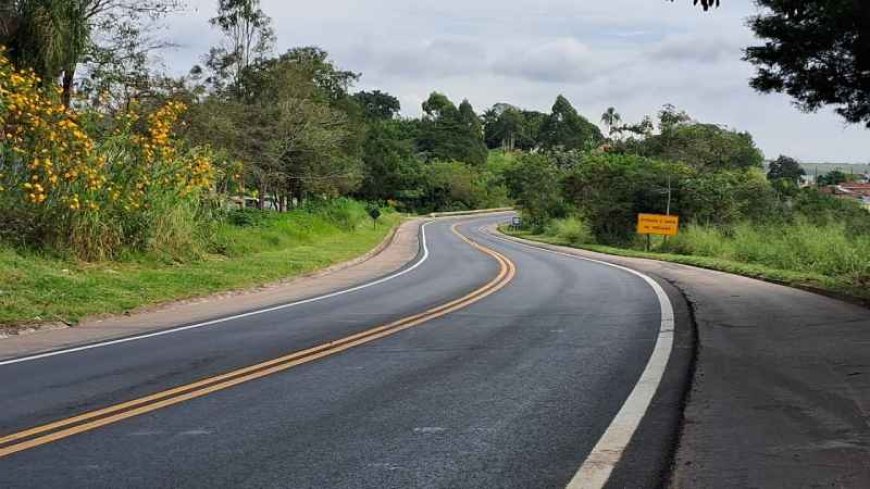 Tecnologia com garrafa PET reciclada é aplicada na BR-459
