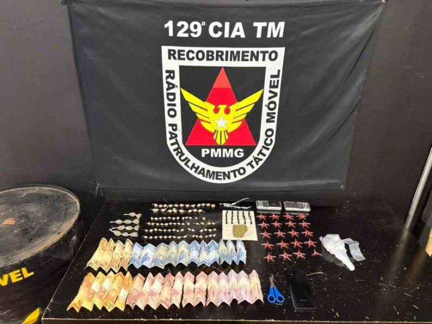 Adolescente é apreendido com drogas e balanças de precisão