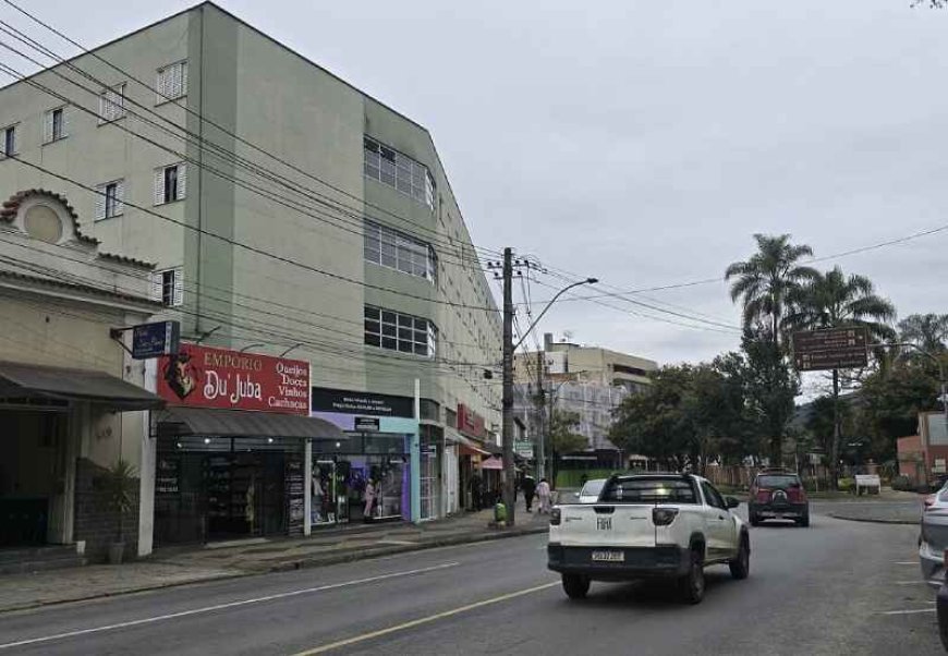 Começam obras de rede subterrânea na Rua Junqueiras
