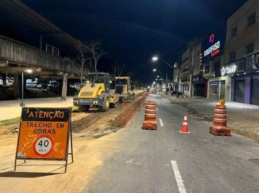 Avenida João Pinheiro tem primeira noite de obras noturnas