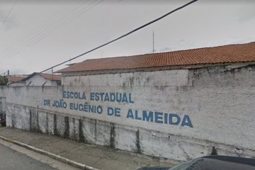 aluno usa máscara de caveira - Jornal da Cidade